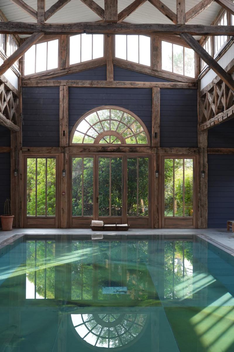 Piscine de l'établissement Les Sources de Caudalie ou située à proximité
