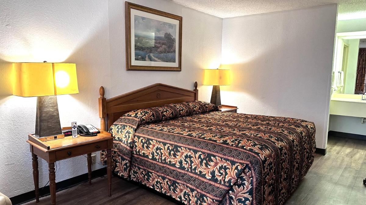 Executive Inn - Housity