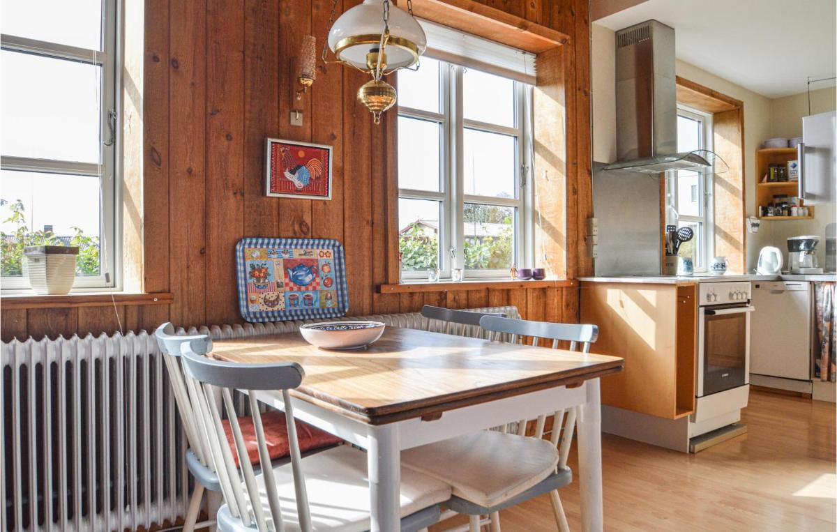Gorgeous Home In Saltum With Kitchen - Housity