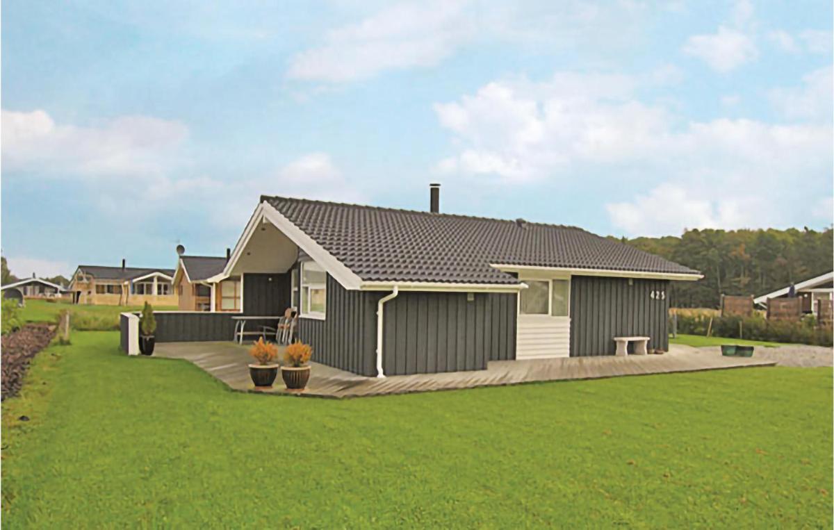 Holiday Home Pøt Strandby X - Housity