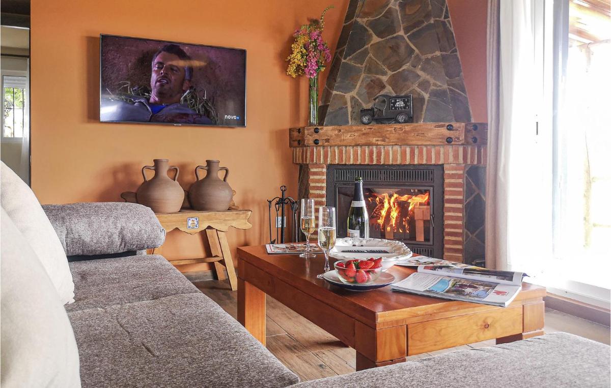 Pet Friendly Home In Algatocin - Housity