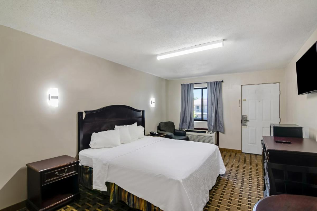 Americas Best Value Inn Torrington, CT - Housity