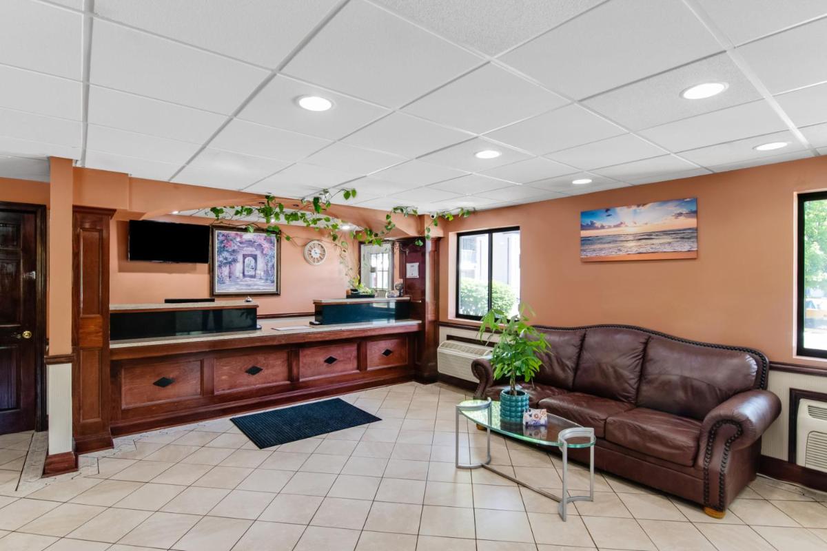 Americas Best Value Inn Torrington, CT - Housity