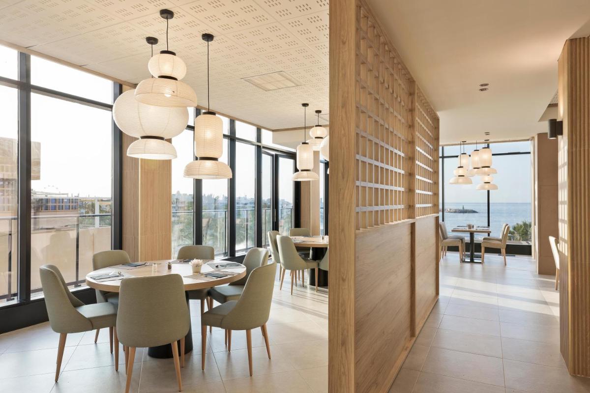 Zona de estar de Hotel Best Triton