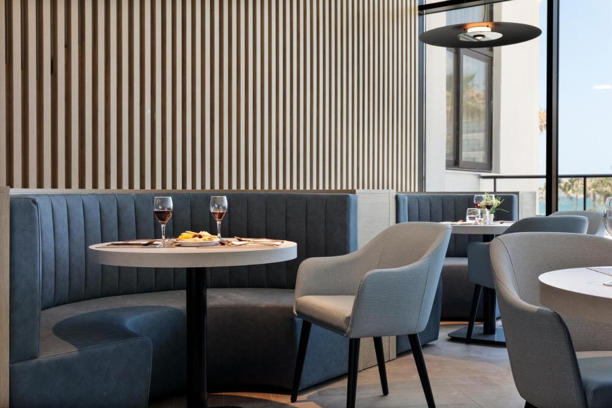 Zona de estar de Hotel Best Triton