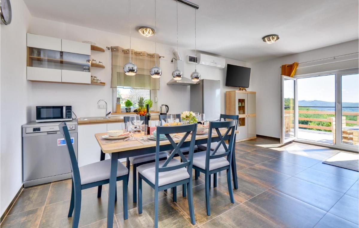 Cozy Home In Varazdinske Toplice With Sauna - Housity