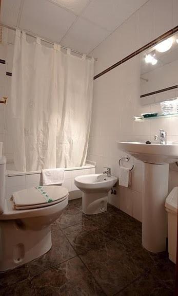 Hotel Los Bartolos - Housity