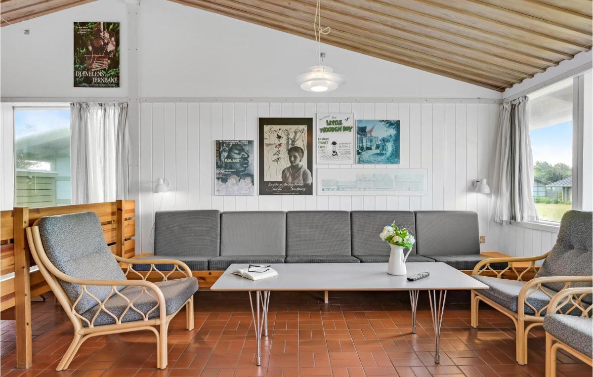 Two-Bedroom Holiday Home In Gilleleje - Housity
