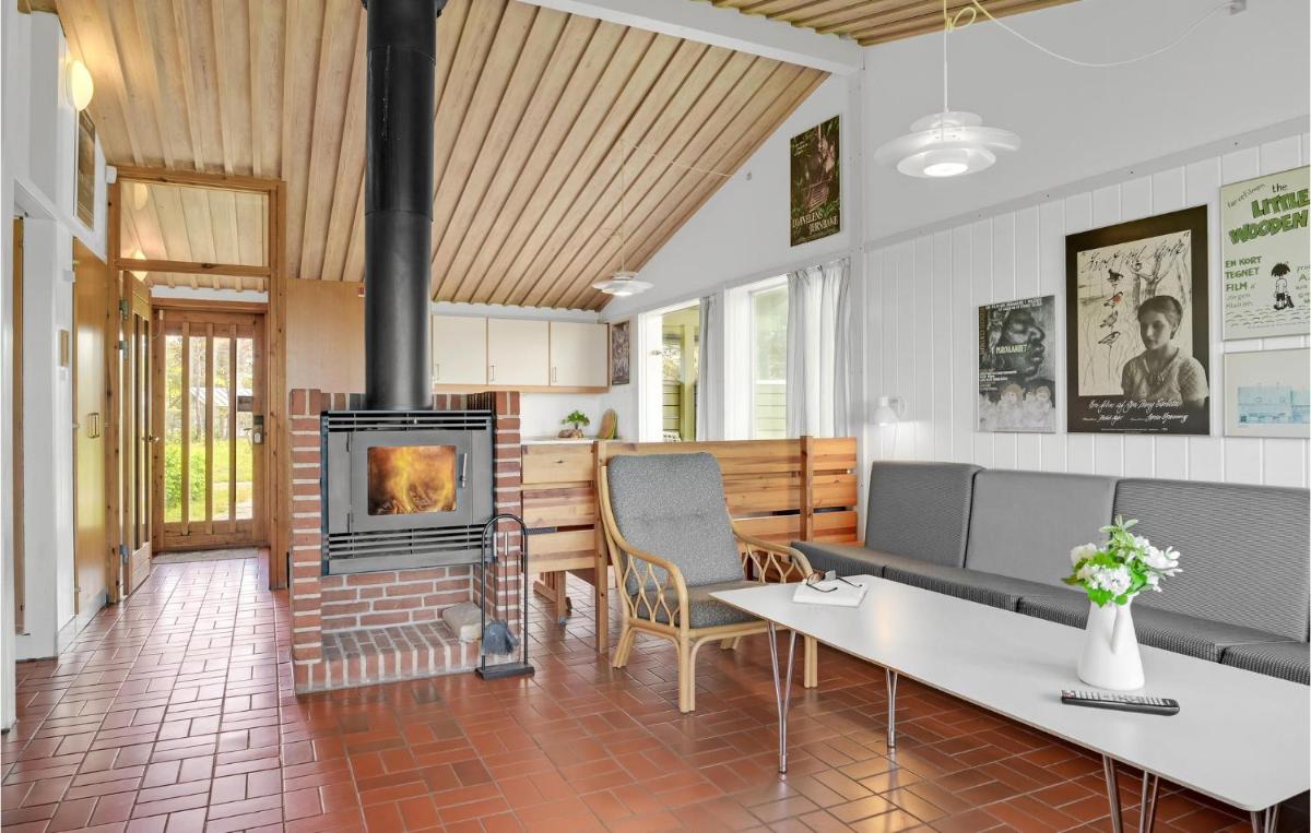 Two-Bedroom Holiday Home In Gilleleje - Housity