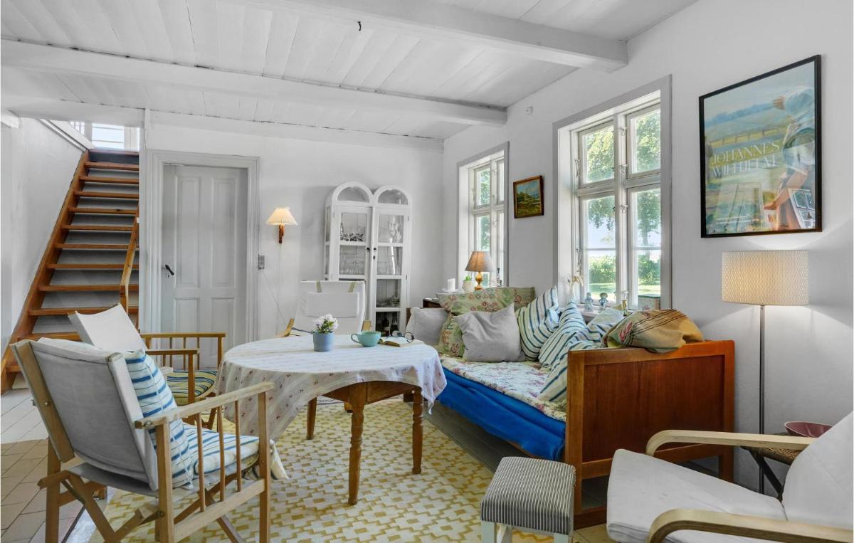 Stunning Home In Errindlev With Wifi - Housity