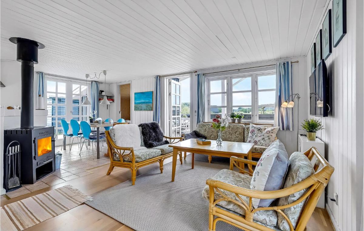 Holiday Home Lyngbakken Fanø Denm - Housity