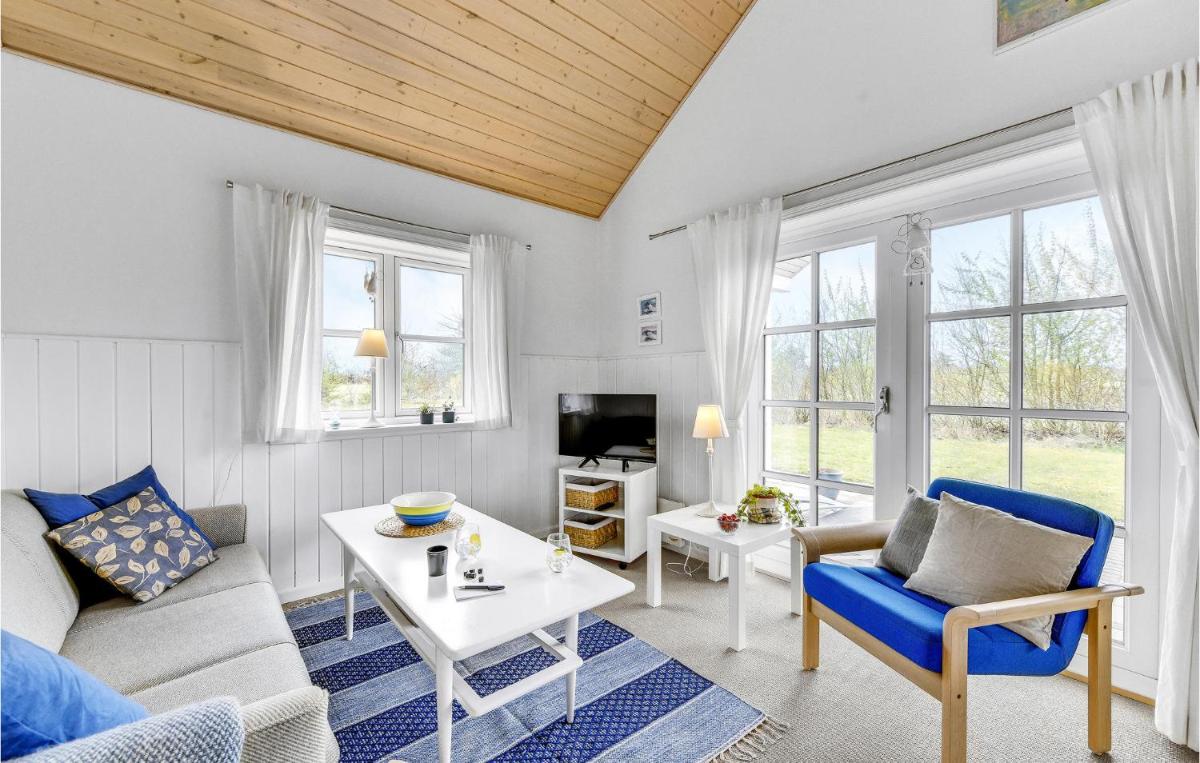 Two-Bedroom Holiday Home In Tarm - Housity