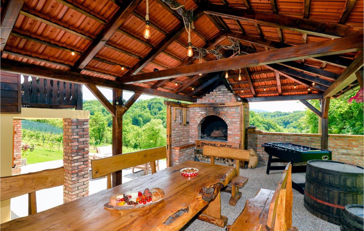 Beautiful Home In Stubicke Toplice - Housity