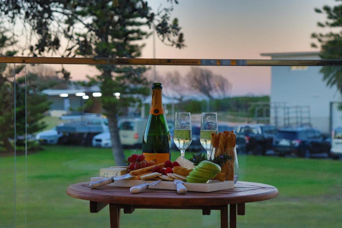 Dee Why Beach - Surfrider Studio 8 - Housity