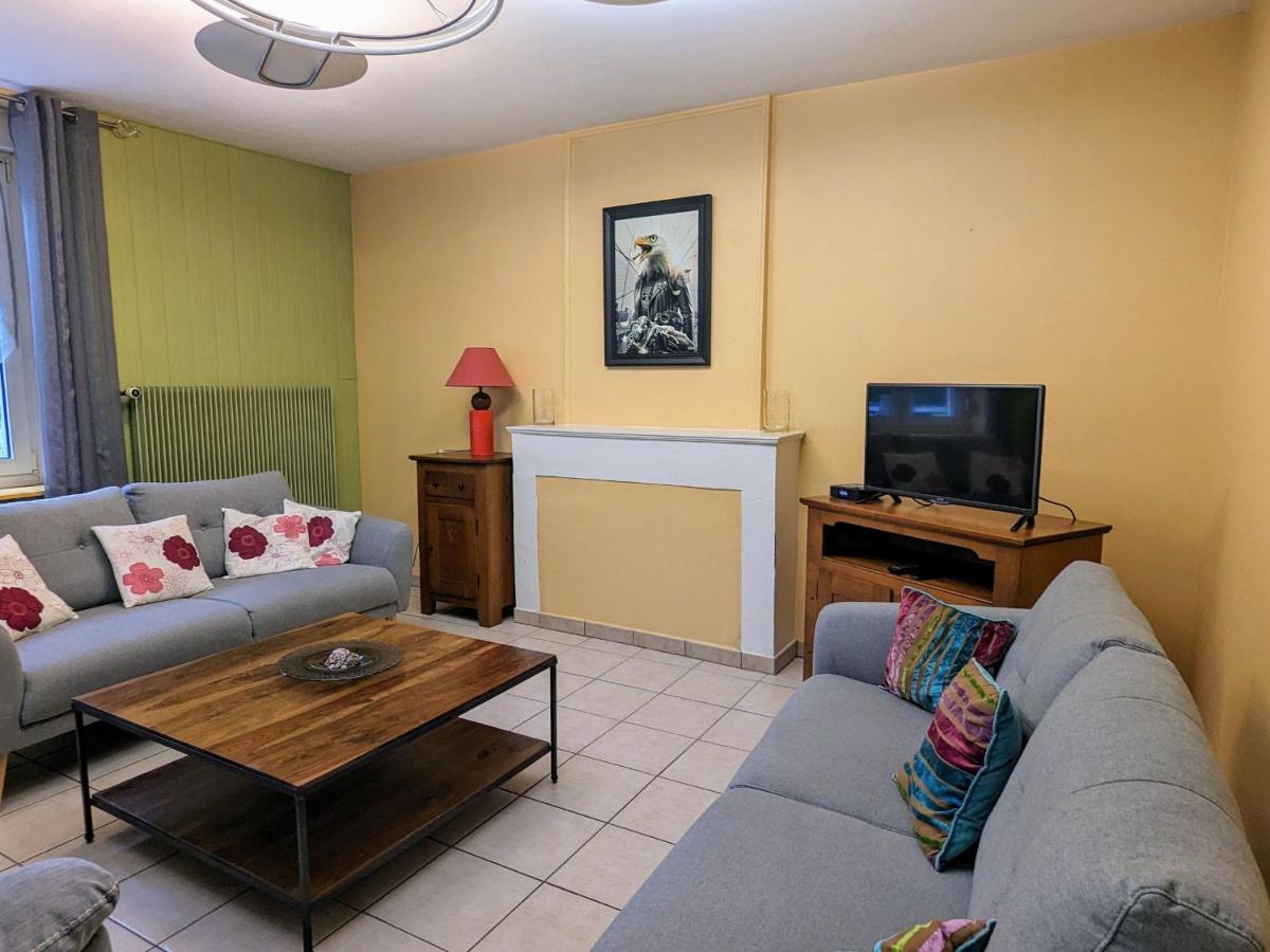 Gîte accueillant 10 pers avec terrasse, proche nature, idéal pour famille et PMR à Mécrin - FR-1-585-12 - Housity