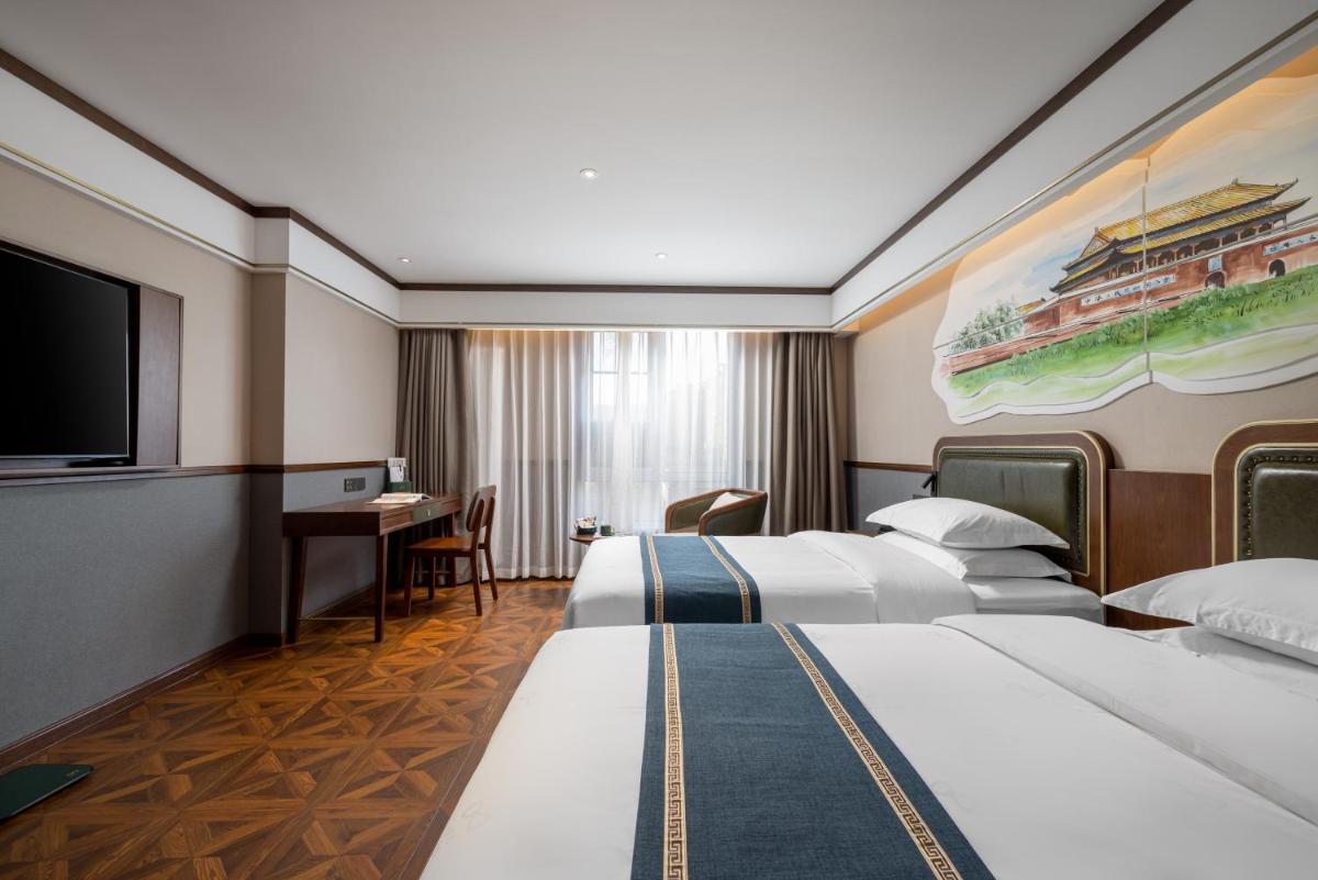 Time Traveller Boutique Hotel - Near Peking Man Site at Zhoukoudian, University of Chinese Academy of Social Sciences, Shidu Scenic Spots, Free ice cream, mineral water, coffee, snacks and laundry service, Free gymnastic, English communication well - Housity