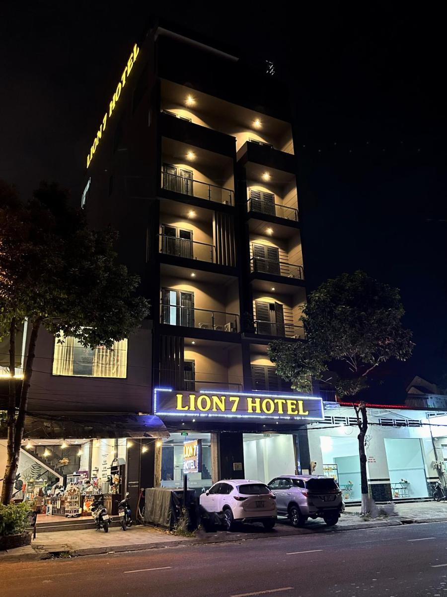 LION 7 HOTEL - Housity
