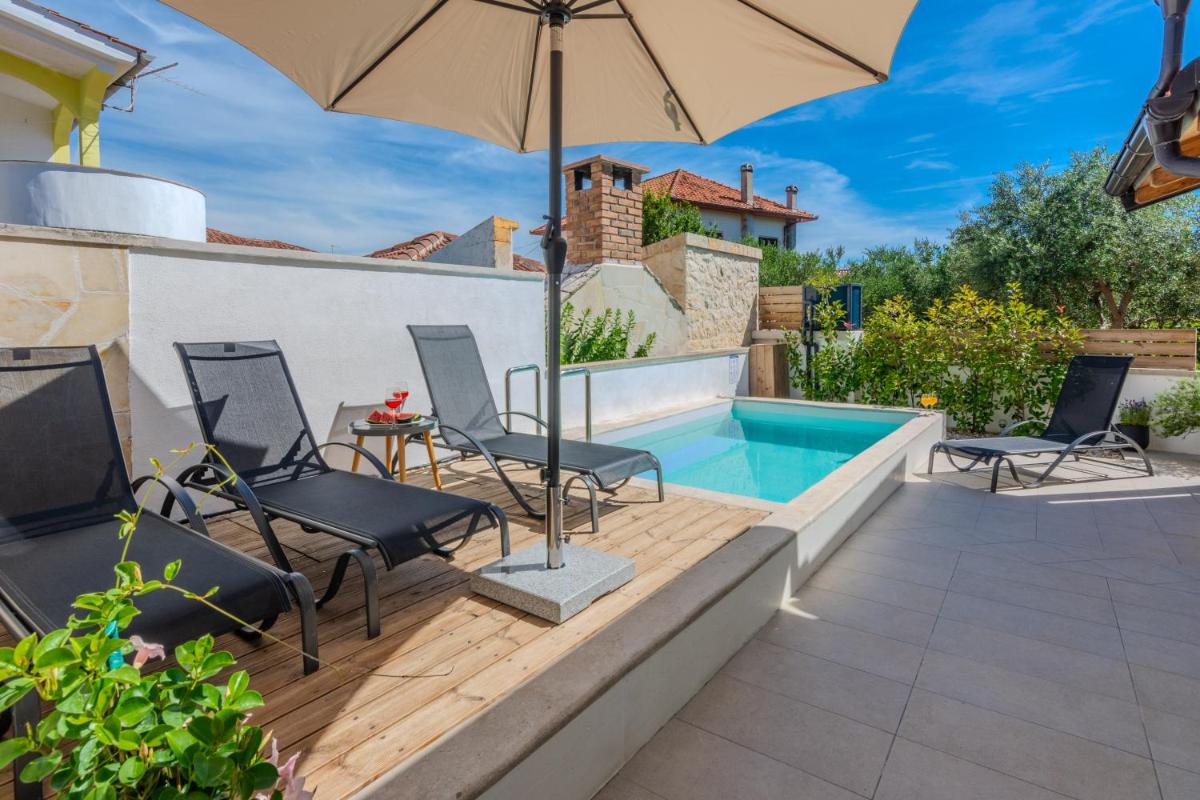 Holiday House Elena - Housity
