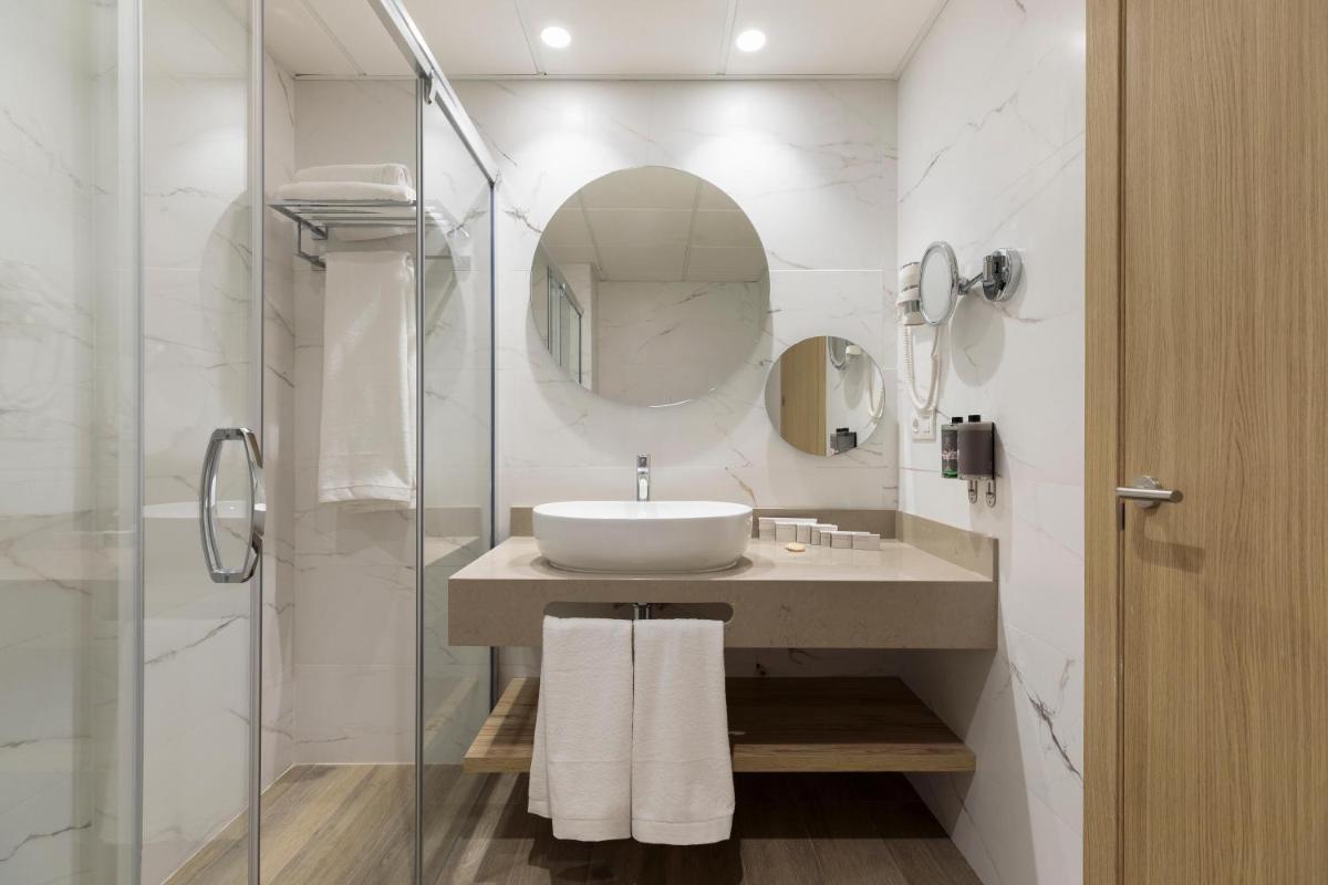 Un baño de Hotel Best Triton