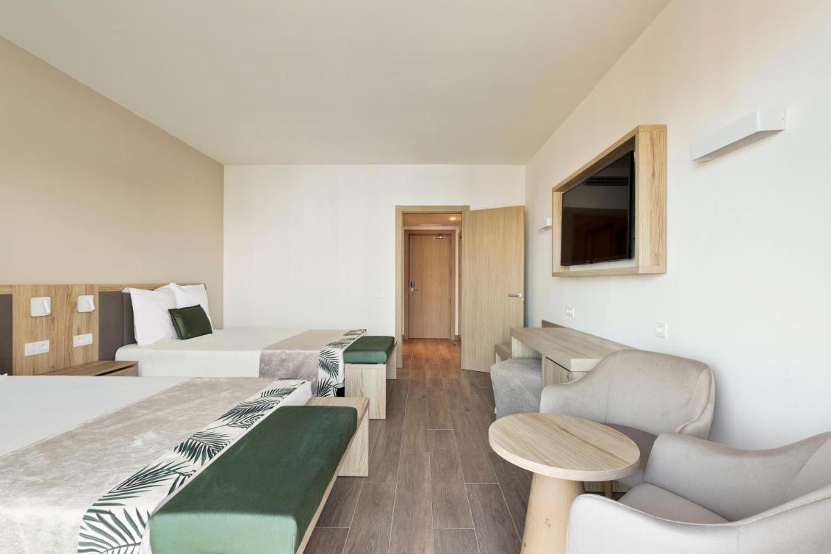 Zona de estar de Hotel Best Triton
