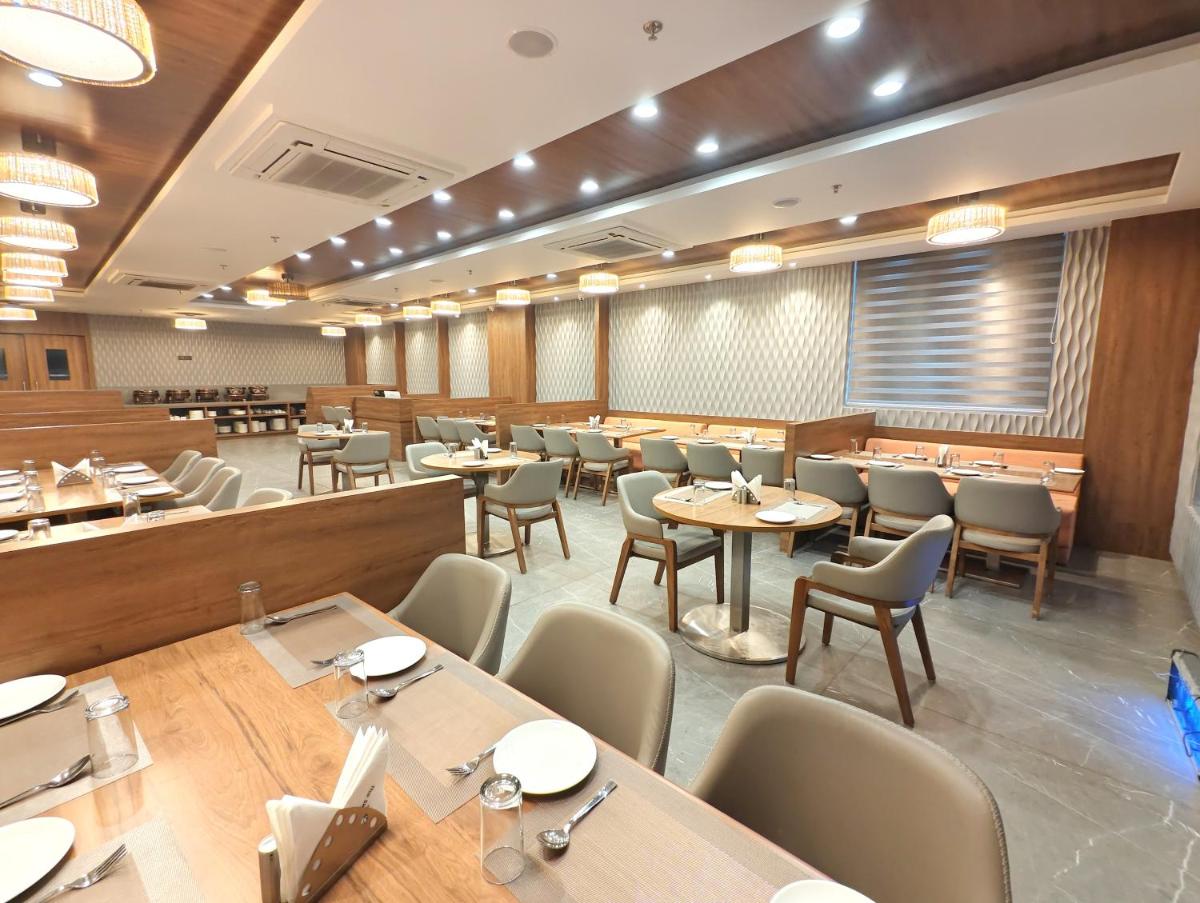 The Sky Imperial Hotel Kailash - Housity