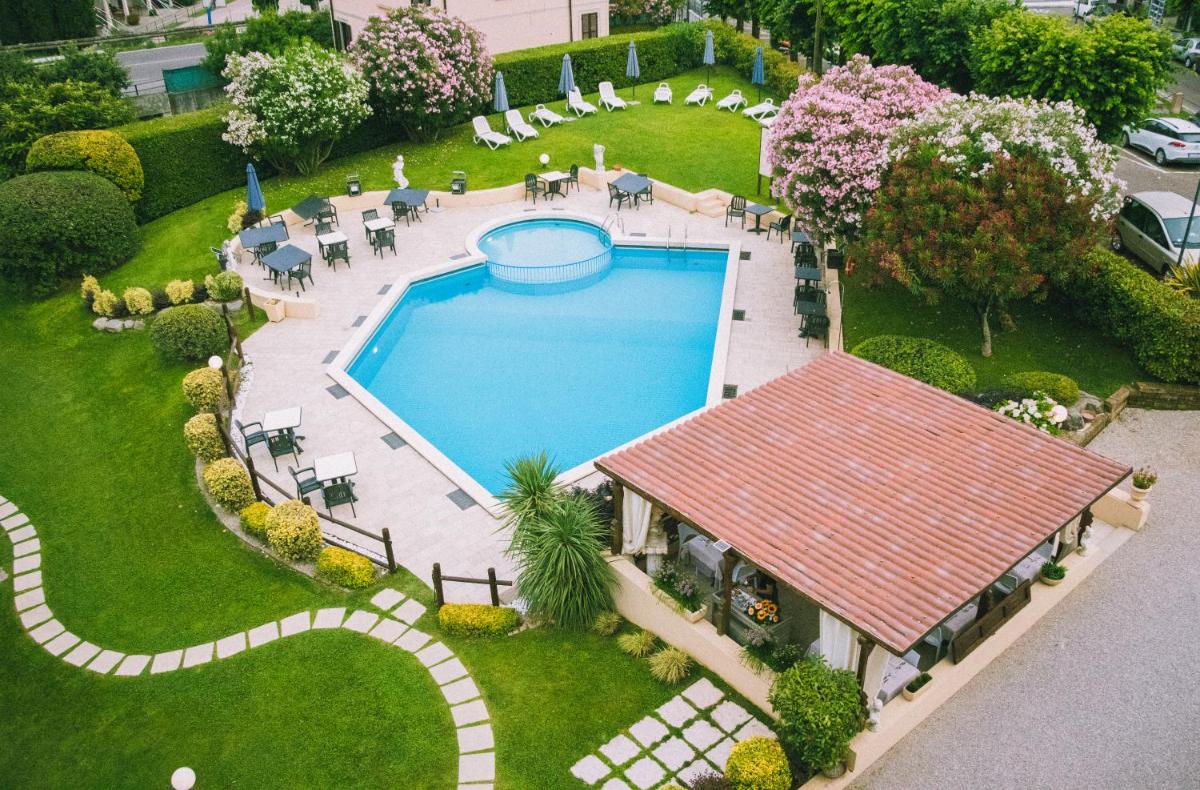 Hotel Adria & Resort - Housity