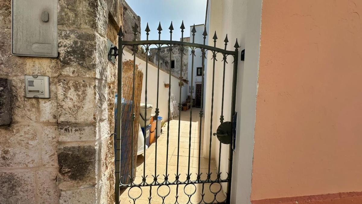 Castello di Andrano - Splendido bilocale con WiFi a 5 minuti dal mare - Housity