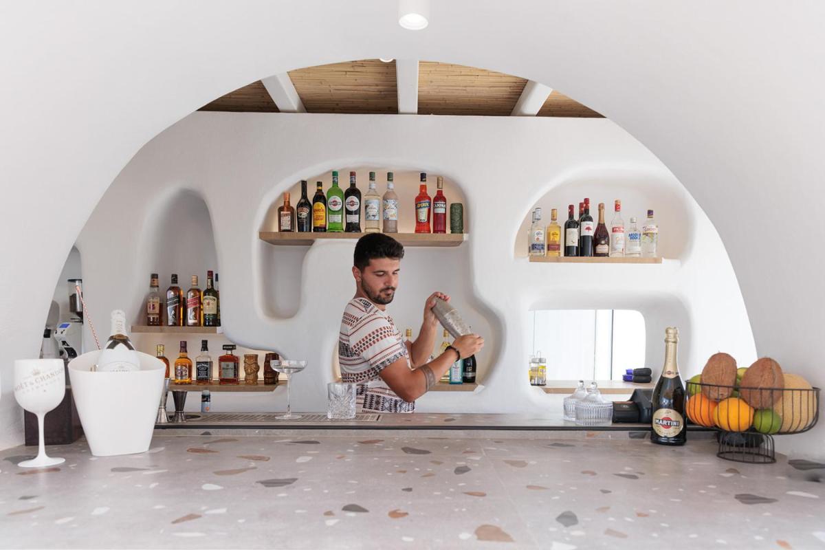 Naxos Cave Suites - Housity