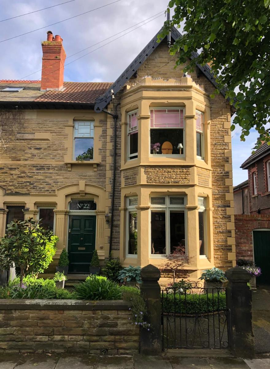 Victorian Guest House 200m from the Seafront - Housity