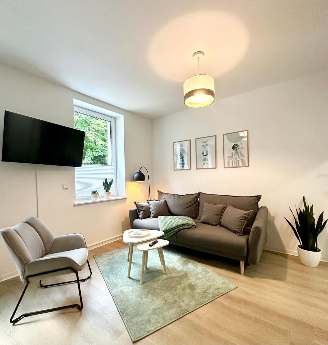 Modernes Apartment mit Queensize-Bett, NETFLIX, Küche, Erdgeschoss, Nähe AMEOS Klinik - Hizvo