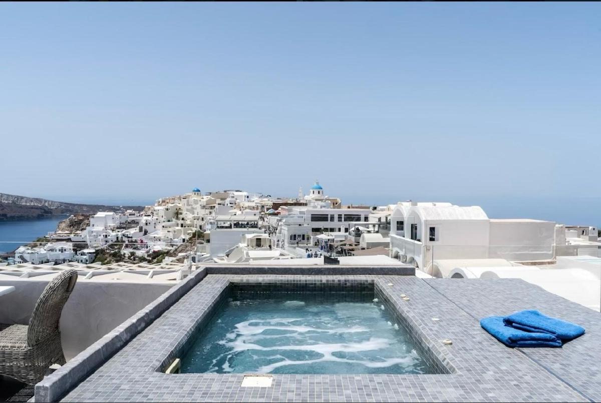 Enalion White Suites Oia - Housity