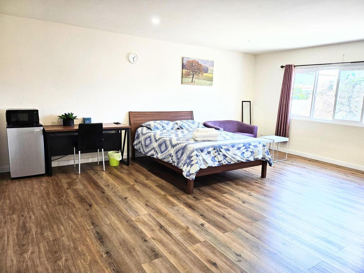Separate access Guest Suite with In room Bathroom, No Pets, No Smoking - Housity