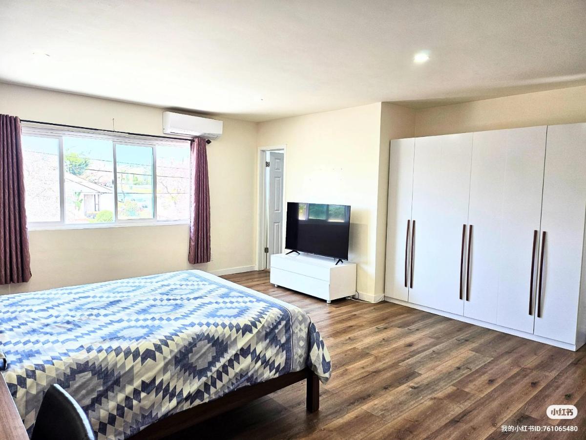 Separate access Guest Suite with In room Bathroom, No Pets, No Smoking - Housity
