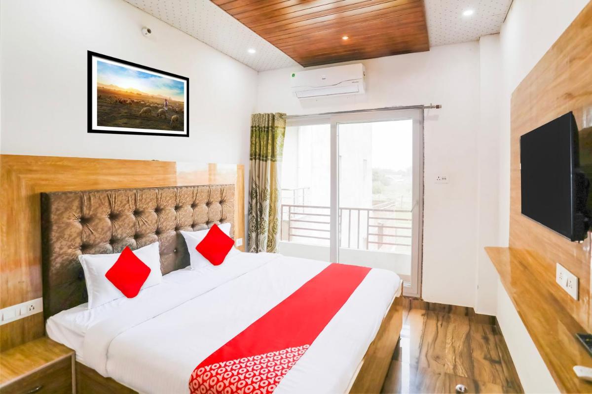 OYO Flagship Aanya Residency - Housity