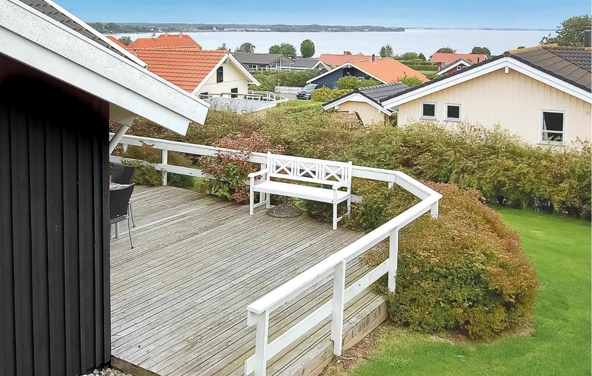Holiday Home Hvedemarken Vi - Housity
