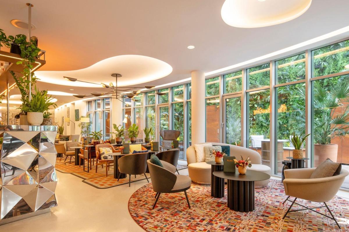 Coin salon dans l'établissement Renaissance Paris Republique Hotel & Spa
