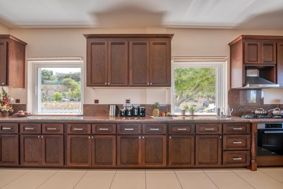 Michael's Villa - Housity