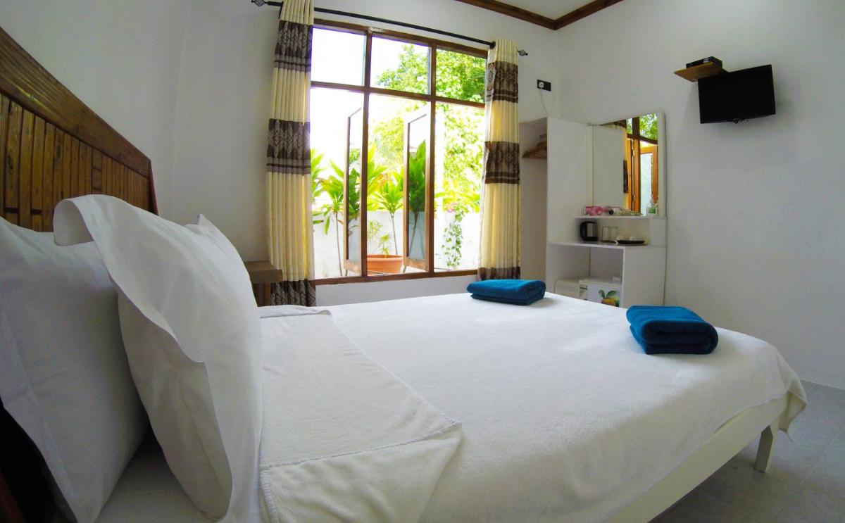 Ithaa Beach - Housity
