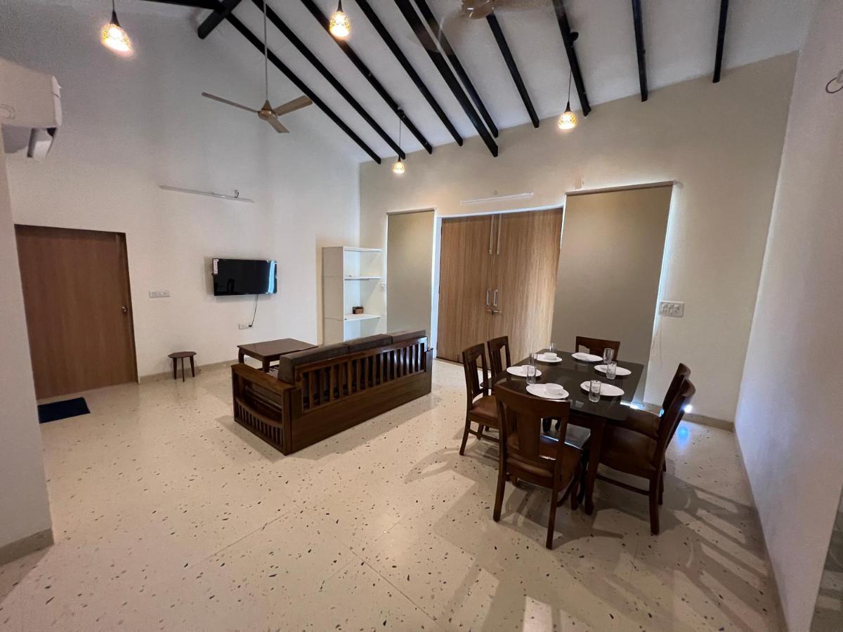 Villa La Casita Beach House~ Mandwa - Housity