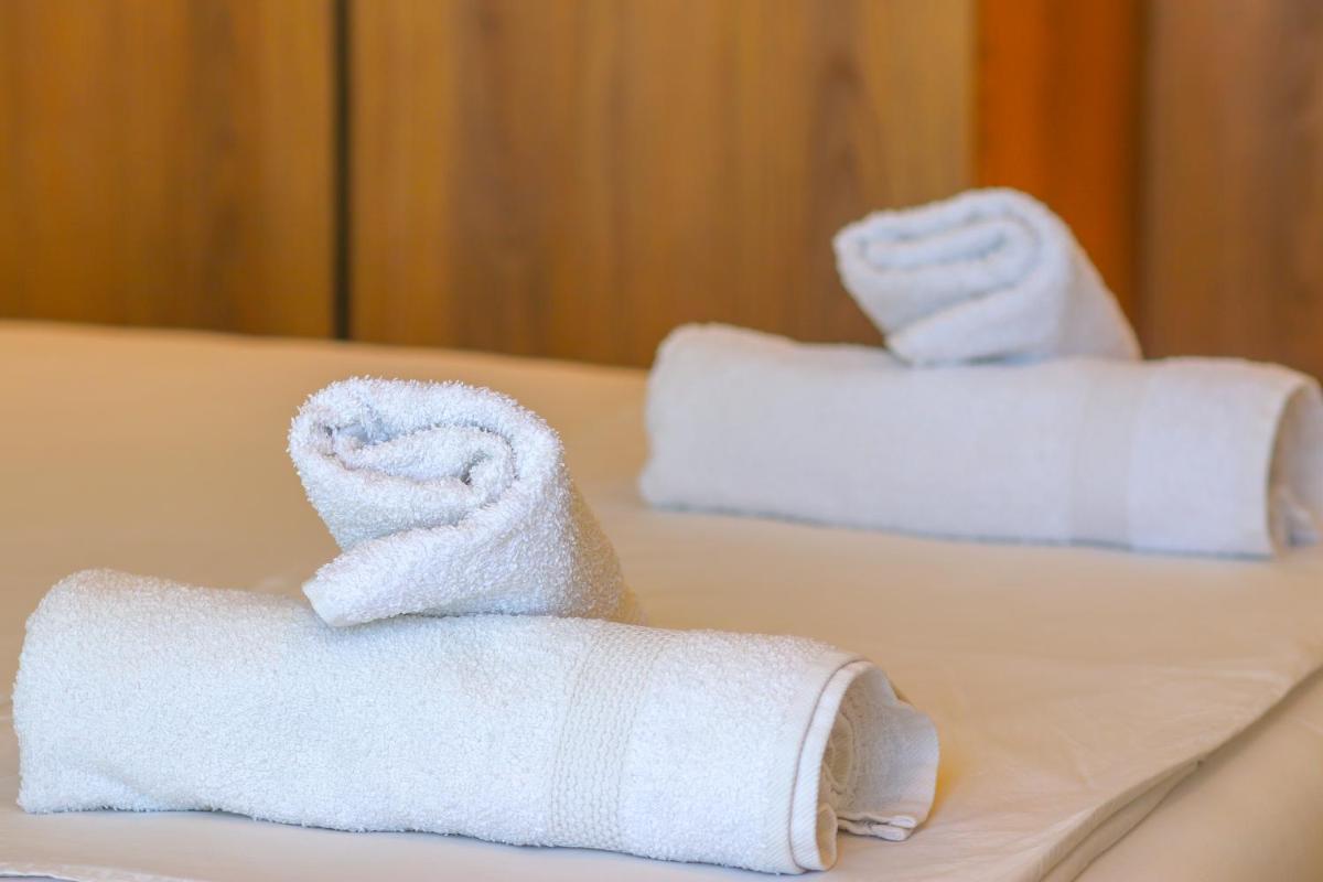 Emily’s Hotel - Housity