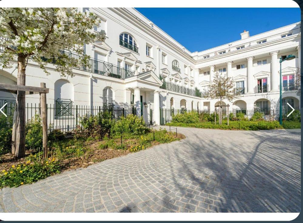 New Regence Apartment - Housity