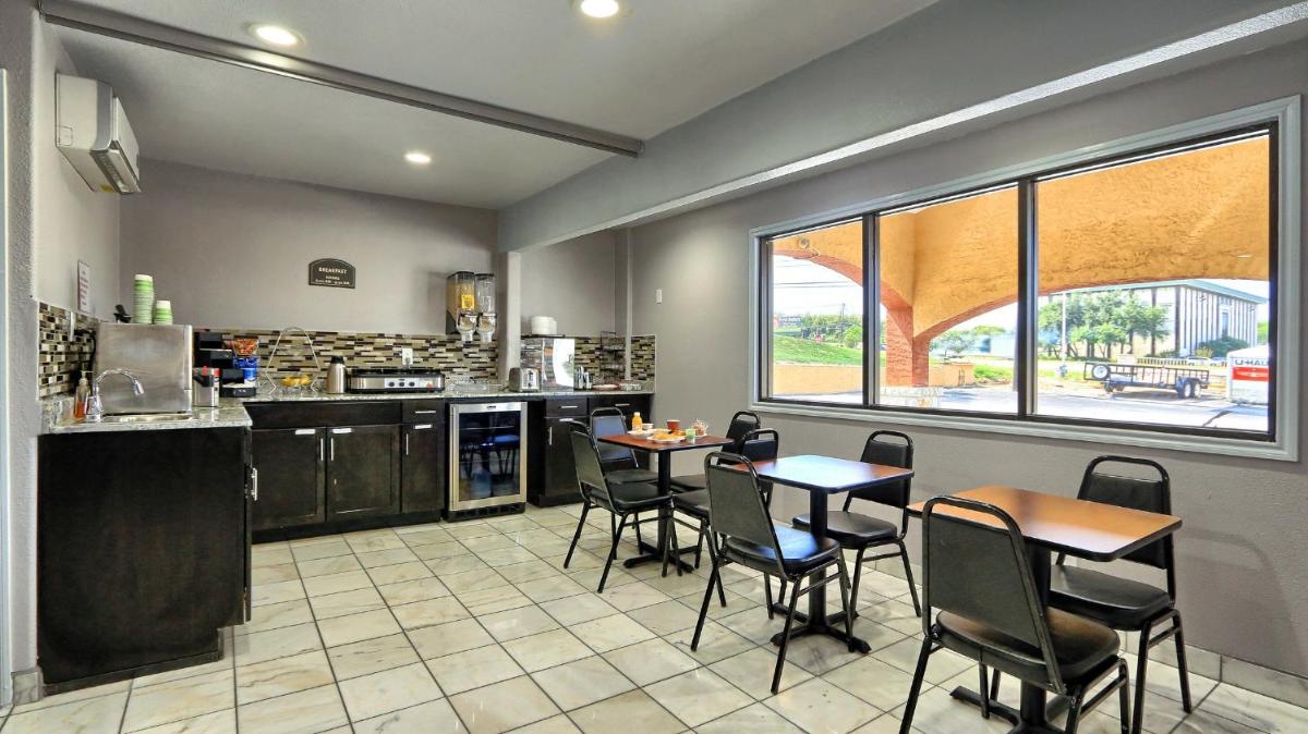Econo Lodge Austin South - Housity