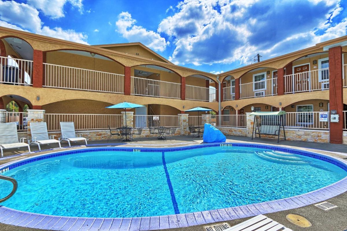 Econo Lodge Austin South - Housity
