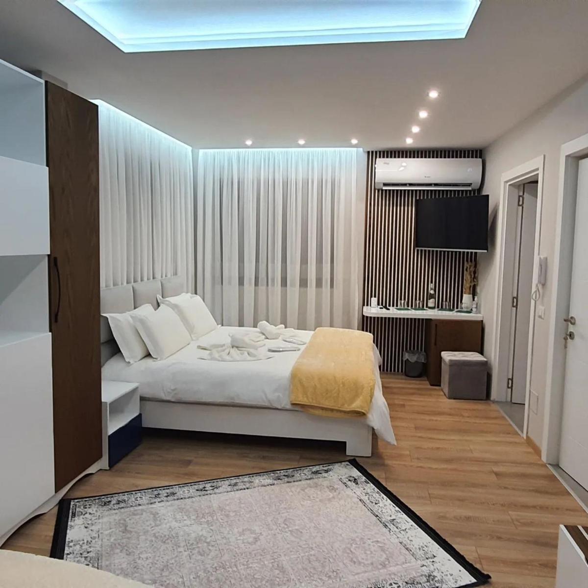 Vila Ajet - Housity