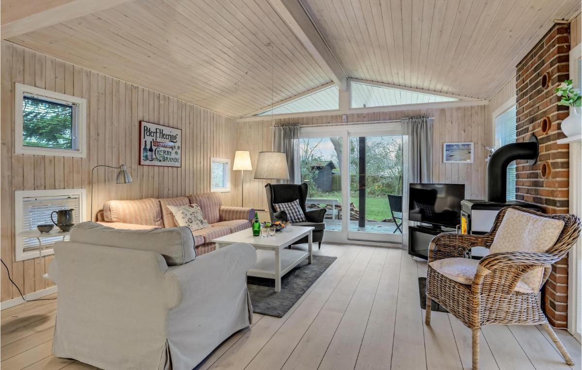 2 Bedroom Cozy Home In Gilleleje - Housity