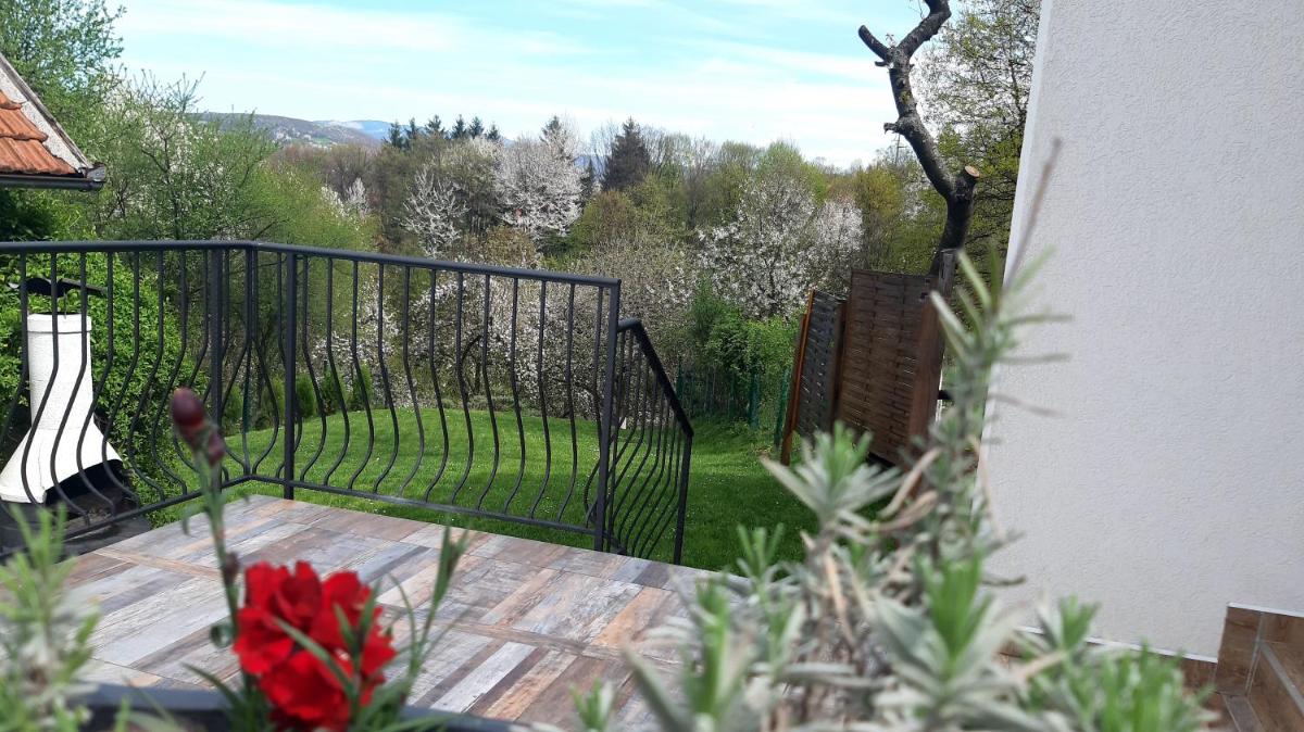 Ravne Rest House - Housity