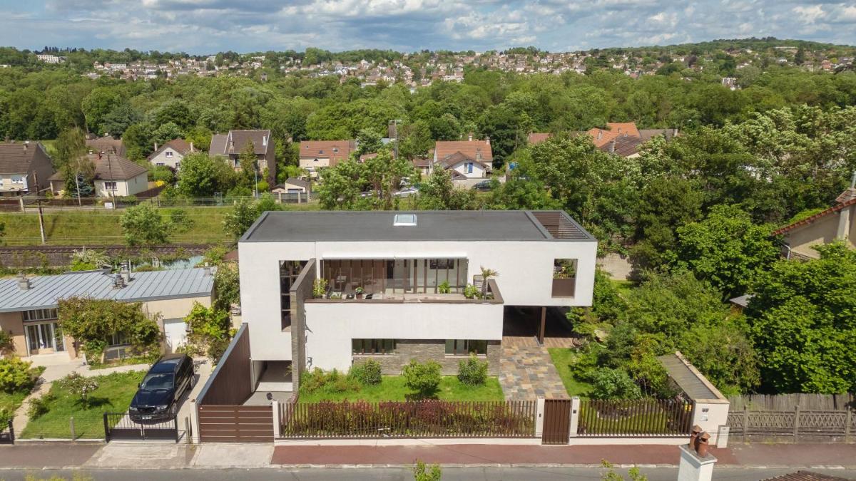 Luxury Villa Moderne, salon de 90m2 - Housity