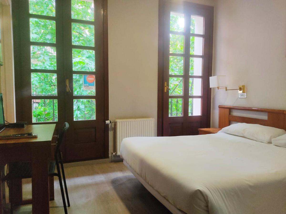 Hotel Lauxeta Berria - Housity