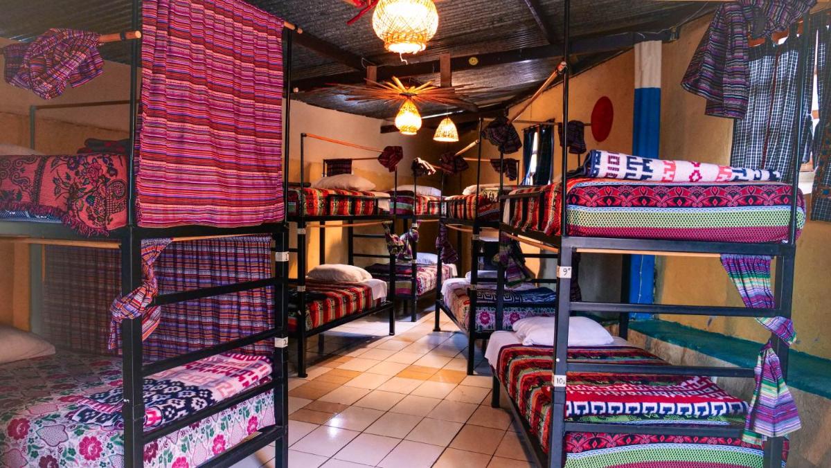 ATI Hostel & Beach Club - Hizvo