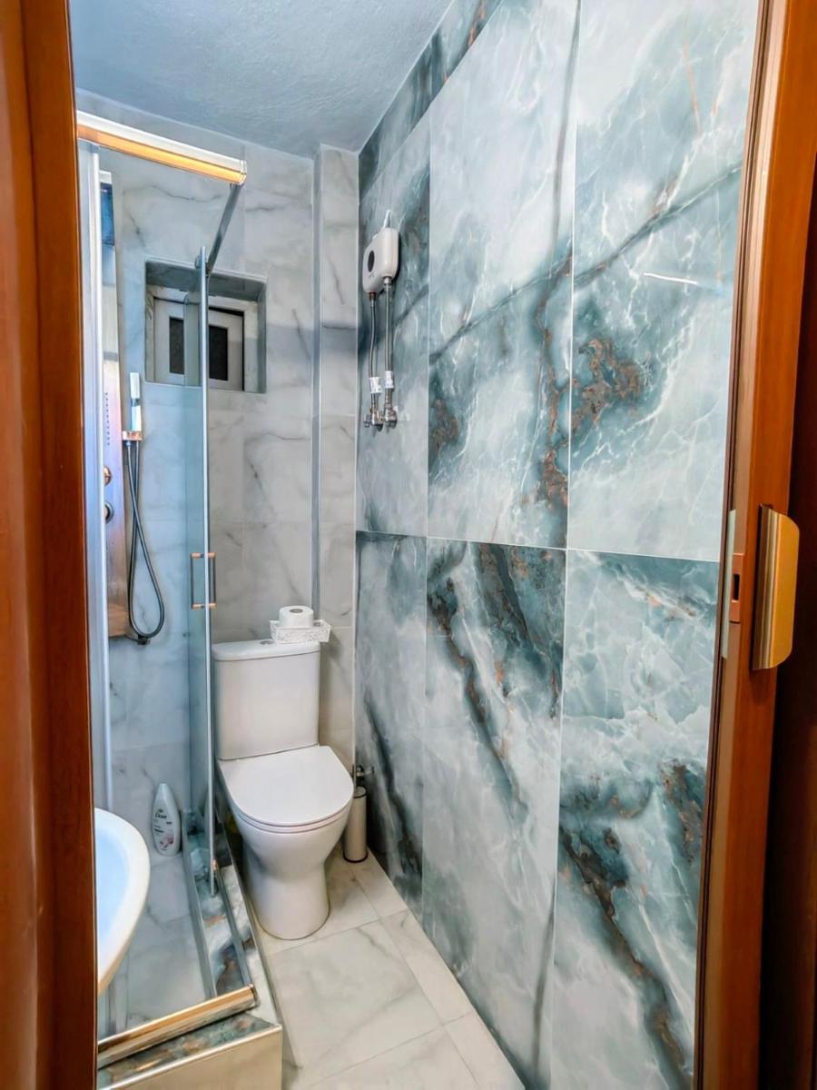 Blue lagoon - Housity